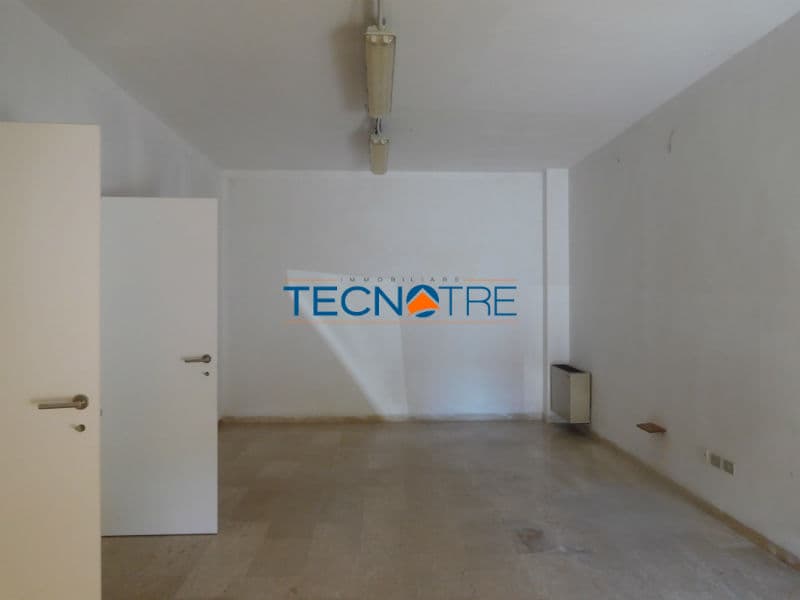 Dettaglio 6: Martinsicuro Locale Commerciale Zona Nord