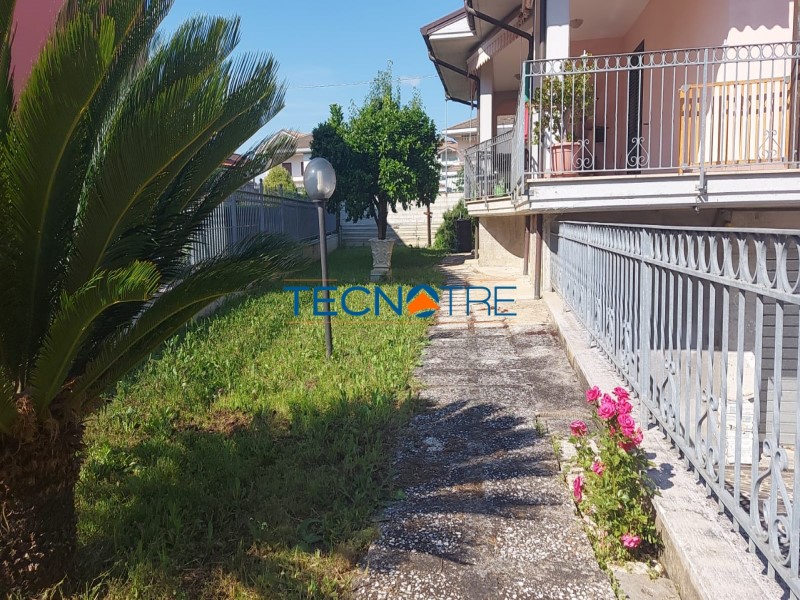 Dettaglio 6: Bivio Corropoli Zona Residenziale Casa Singola con giardino