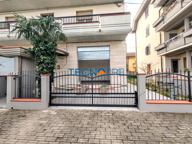 Dettagli: Martinsicuro Zona Residenziale Appartamento Quadrilocale