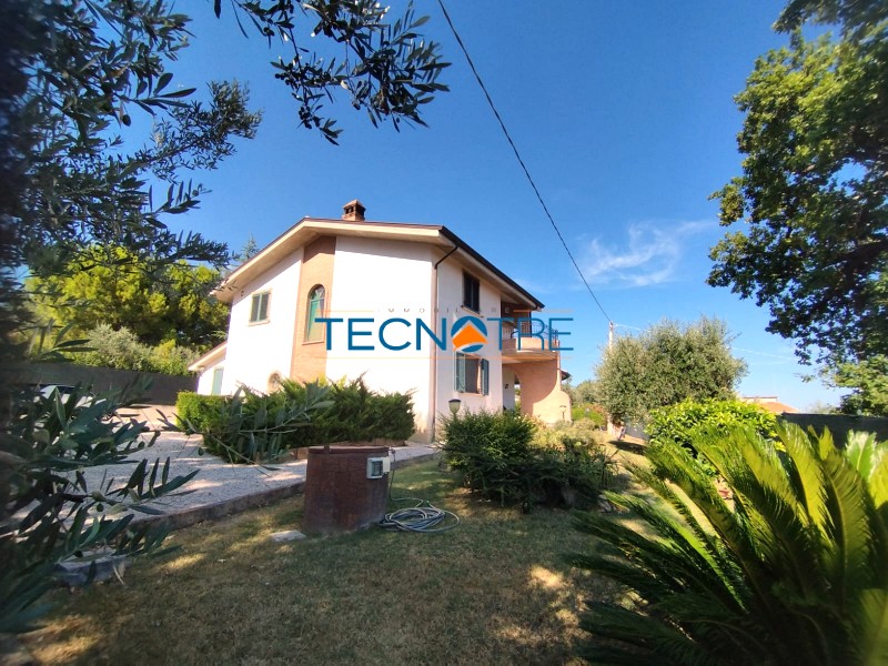 Dettagli: Corropoli Zona Badia Villa Unifamiliare Antisismica