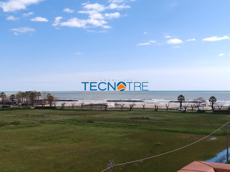 Dettaglio 21: Martinsicuro Attico Trilocale Vista Mare e Monti con Posto Auto