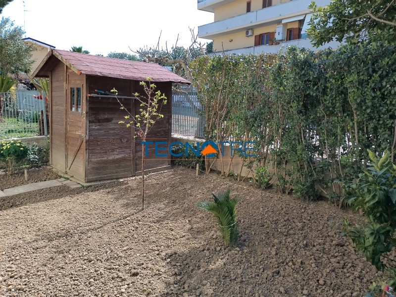 Dettaglio 11: Alba Adriatica Zona Basciani Trilocale con Giardino e Garage
