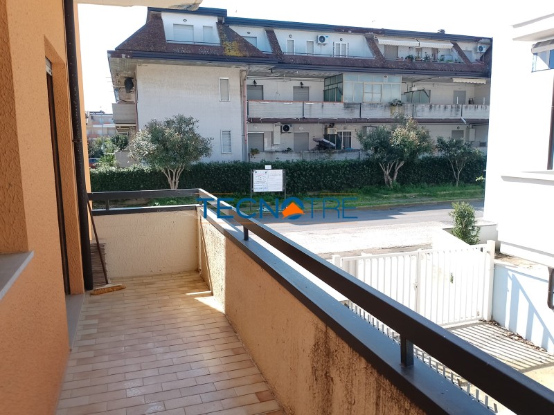 Dettaglio 12: Martinsicuro Trilocale Piano Rialzato con Vista Mare Laterale