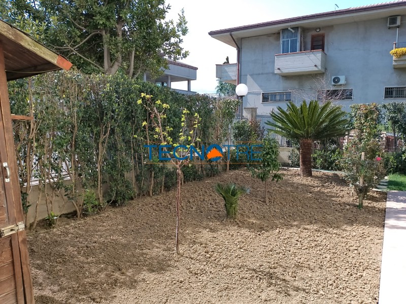 Dettaglio 12: Alba Adriatica Zona Basciani Trilocale con Giardino e Garage