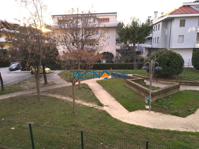 Dettaglio 18: Martinsicuro Centro Quadrilocale con Garage