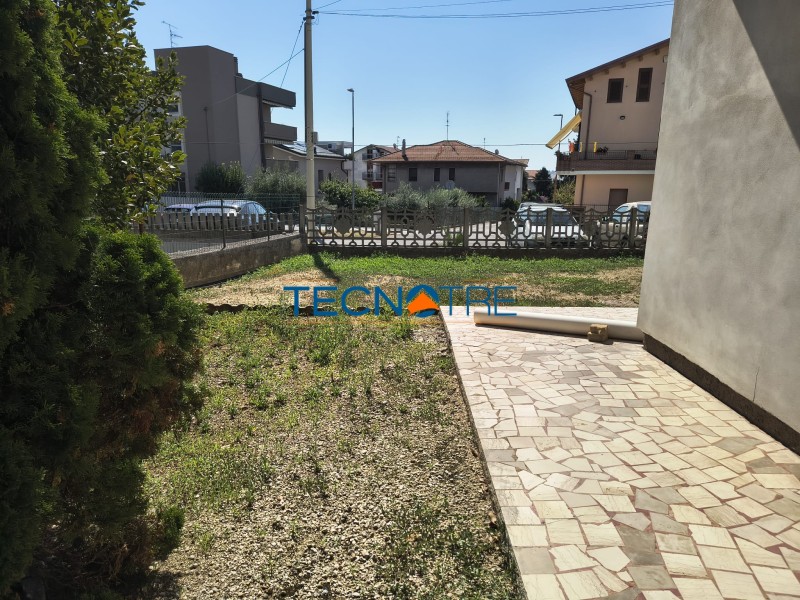 Dettaglio 5: Giulianova Alta Zona Centro Casa Indipendente su Tre Livelli