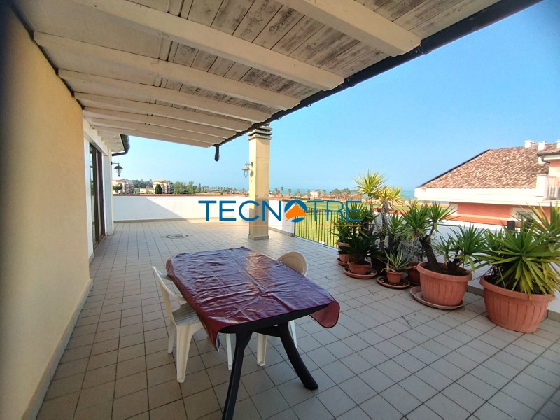 Dettaglio 23: Martinsicuro Attico Trilocale Vista Mare e Monti