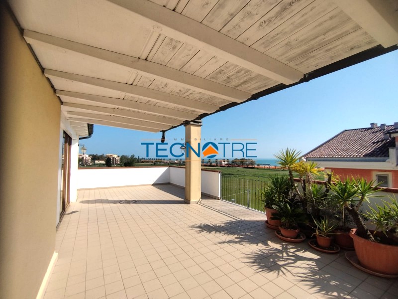 Dettaglio 22: Martinsicuro Attico Trilocale Vista Mare e Monti