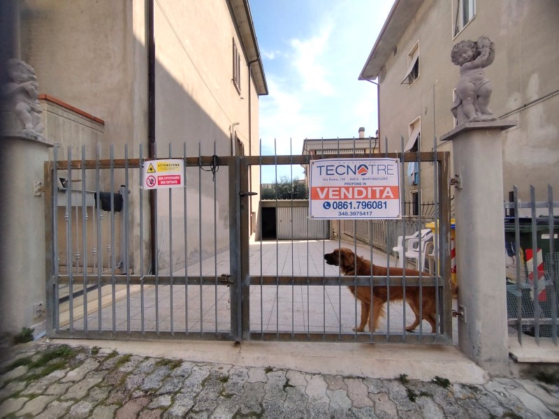 Dettaglio 29: Centobuchi Quadrilocale con Garage e Area Esterna