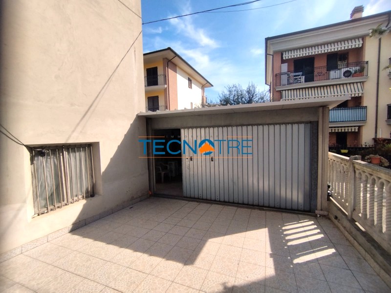 Dettaglio 32: Centobuchi Quadrilocale con Garage e Area Esterna