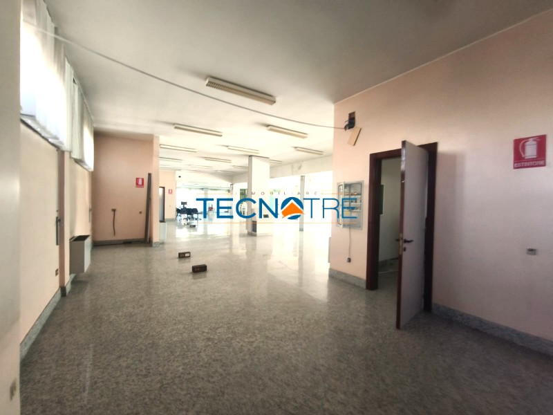 Dettaglio 11: Martinsicuro Localita’ Villarosa Affitto Locale Commerciale