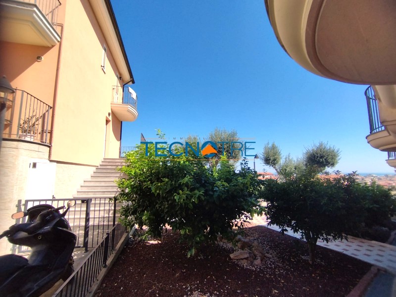 Dettagli: Tortoreto Villetta a Schiera di Testa con Piscina Condominiale