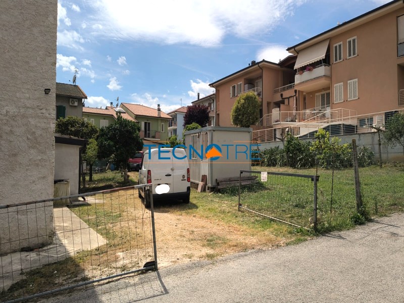 Dettagli: Colli del Tronto Soluzione Singola con Terreno Edificabile