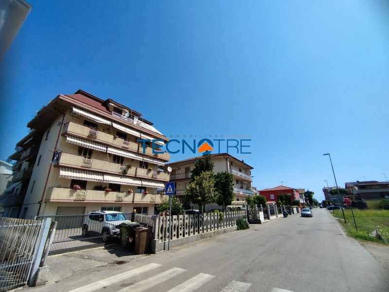 Dettagli: Martinsicuro Zona Sud Trilocale con Garage