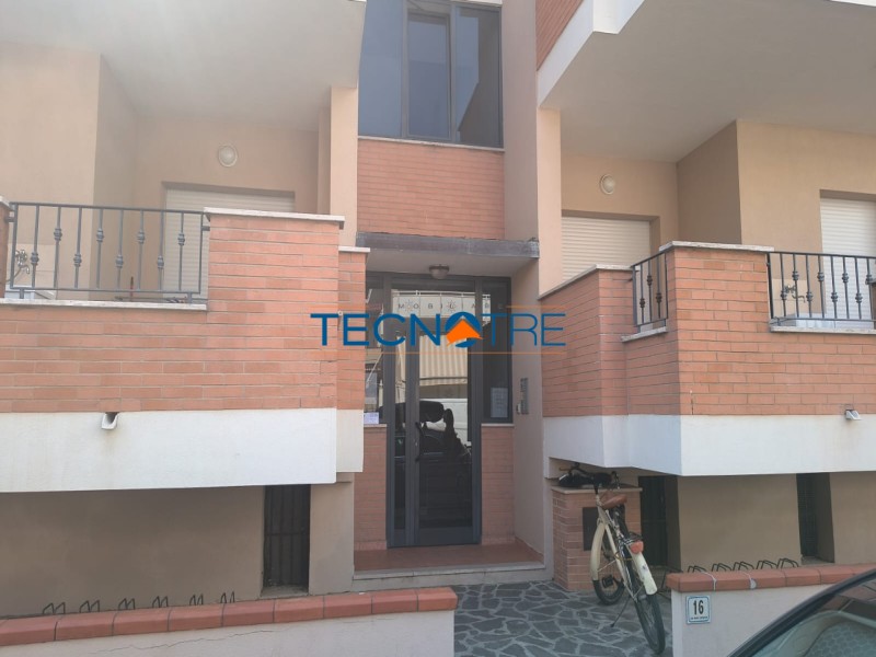 Dettagli: Martinsicuro Trilocale Vista Mare con Garage e Cantina