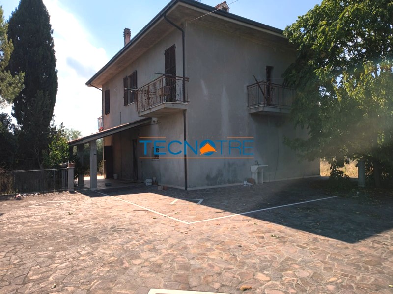 Dettagli: Monsampolo del Tronto Casa Singola