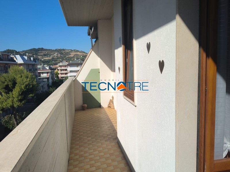 Dettagli: Martinsicuro CentroTrilocale con Garage